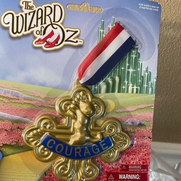 Rubie’s Wizard of Oz Badge of Courage Emblem Cowardly Lion - Picture 1 of 10
